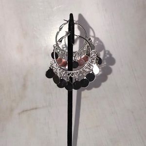 GORGEOUS PAIR OF EARINGS